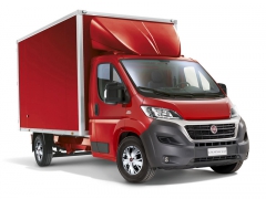 Fiat Ducato – tak jako ostatní „trojčata“ – nabízí i podvozek určený k dostavbě