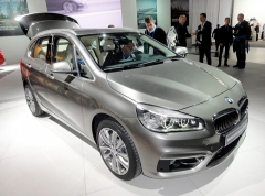 BMW 225i Active Tourer, první typ s pohonem předních kol (výroba v Lipsku)