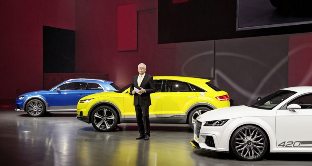 Dr. Ulrich Hackenberg, vedoucí technického vývoje, představil Audi TT Offroad na koncernovém večeru VW Group před Auto China 2014