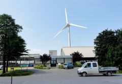 Na experimentální farmě Bio Science Center se vyrábějí různé produkty od mléka přes energii z větrných elektráren až po bioplyn