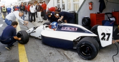 Gary Brabham (Lola T90/50 Ford F3000) na okruhu v Le Mans (1990)