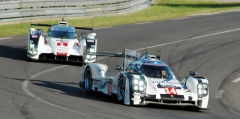 Vozy Porsche 919 Hybrid příjemně překvapily, na snímku ještě před Audi!