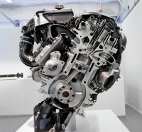 Motor M3/M4 je opět řadový šestiválec, ale přeplňovaný turbodmychadlem
