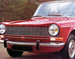 Simca 1301/1501 byla proti 1300/1500 při stejném rozvoru 2520 mm výrazně delší (prodloužena ze 4253 na 4457 mm) a uvedena v roce 1966