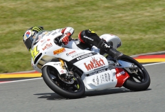 Sandro Cortese (Aprilia) na brněnské trati v létě 2011