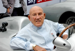 Stirling Moss (Mercedes-Benz W196 z roku 1954) prostě nemůže chybět...