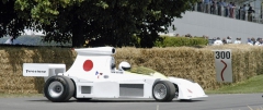 Japonské překvapení Maki F101 Cosworth (1974) řídili původní jezdci Shaw Hayami (v přílbě) a Howden Ganley