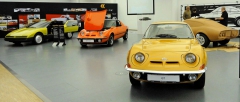 Účelové Vintage Design Studio s ukázkami tvůrčích metod i celých vozů Opel GT