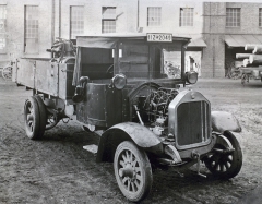 Jeden z prvních nákladních vozů MAN