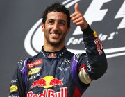 Daniel Ricciardo (Red Bull RB10 Renault) dobyl na Hungaroringu svoje druhé vítězství