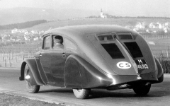 Tatra 77 byla prvním sériovým automobilem s proudnicovou karoserií (1934)