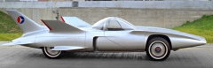 Aerodynamické finesy uplatnili Američané zprvu jen na koncepčních vozech snů (na snímku turbínový GM Firebird III ročníku 1959)