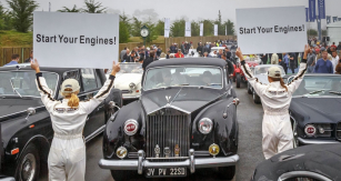 Rolls-Royce a další vozy vyjíždějí na Pebble Beach Tour d’Elegance... 