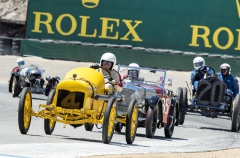 Fred Archer (Ford T Racer 1915) v čele skupiny na okruhu Laguna Seca