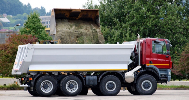 Tatra 158 Phoenix jako sklápěč 8x8 pro stavebnictví 