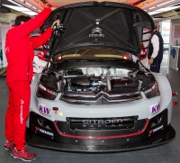 Přeplňovaný čtyřválec Citroënu dává 279 kW (380 k) při 6000 min‑1