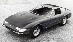 Klasické kupé 365 GTB/4 Berlinetta na původních snímcích Pininfarina