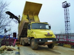 Kapotové provedení těžkých nákladních vozidel Tatra bylo motivováno pracovní pohodou a bezpečím řidiče a posádky.
