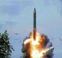 Balistická raketa RT-2PM (SS-25) „na cestě“.