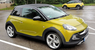 Opel Adam Rocks má zvýšenou světlou výšku a nové designové prvky 