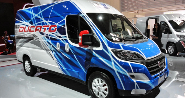 Hvězdou stánku Fiat Professional v Hannoveru byla verze Ducato Yamaha Multijet 180 (L2H2) se sportovními prvky na oslavu partnerství s týmem Yamaha MotoGP 