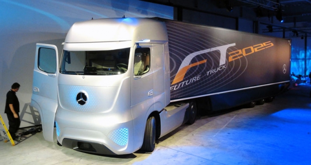 Mercedes-Benz  Future Truck 2025  se představil v předvečer autosalonu s návěsem Mercedes-Benz  Aerodynamics Trailer  