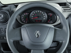Moderná a prehľadná – prístrojová doska nového Renaultu Master.