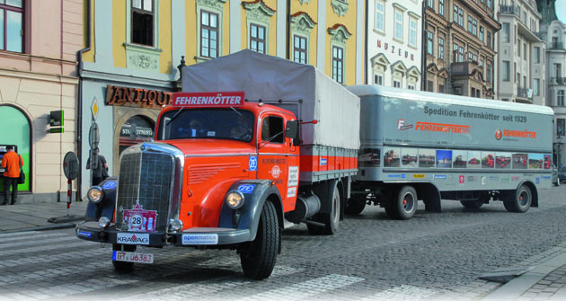 Mercedes-Benz L 6600  z roku 1952. Motor Daimler-Benz, maximální výkon 145 k, maximální rychlost 72 km/h.