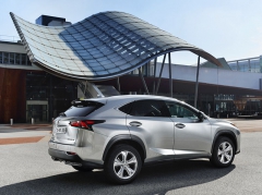 Neobvyklé tvary sériového NX 300h jsou přímo odvozeny ze studie Lexus LF-NX