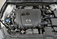 Zážehový čtyřválec 2.0 Skyactiv-G 165 má příjemnou charakteristiku především ve středním pásmu otáček