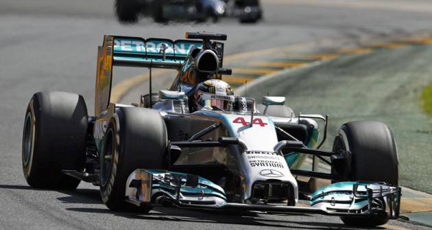 Lewis Hamilton (Mercedes-AMG W05) vítězil od druhého závodu v Malajsii 
