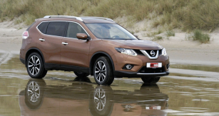 Nový Nissan X-Trail jsme důkladně vyzkoušeli také v lehčím terénu