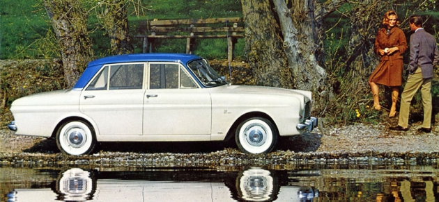 Čtyřdveřový sedan vyjel na jaře 1963 