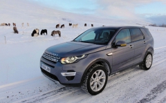 První jízdy s novým Discovery Sport jsme absolvovali v náročných podmínkách zasněžených islandských silnic