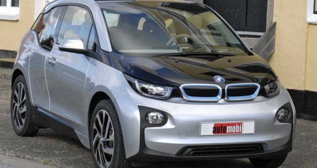 BMW i3 jsme poprvé okusili v dánském Tannisby, ale tam jsme jezdili jen krátké trasy kolem třiceti kilometrů 