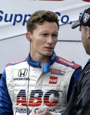 Náhradník Mike Conway vyhrál dvakrát, kromě toho vítězil s hybridní Toyotou ve vytrvalostním mistrovství světa