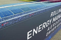 Solární panely vyvinuté pro Optifuel Lab 2 jsou lehké, deformovatelné, opatřené 48 moduly rozmístěnými na ploše o rozloze 40 metrů čtverečních a vykazují o 30 % vyšší výtěžek el. energie než standardní panely.