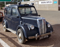 Beardmore Mk VII, londýnské taxi padesátých a šedesátých let, za mořem v Kalifornii