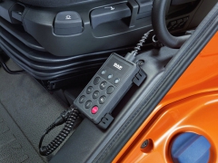 Detail na umiestnenie diaľkového ovládania systému EAS v kabíne vozidiel DAF CF.