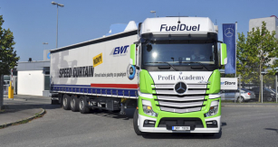 Testovaný Mercedes-Benz Actros 1848 LS 4x2 F13 s návěsem Schmitz Cargobull