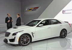 Vysokovýkonný sedan Cadillac CTS-V třetí generace (model 2016)