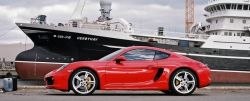 Cayman reprezentuje v nabídce Porsche jediné kupé se zážehovým motorem uloženým uprostřed před zadní nápravou
