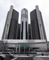 Renaissance Center z roku 1977, nyní ředitelství General Motors, vznikla z iniciativy Henryho Forda II (architekt John Portman &amp; Associates)