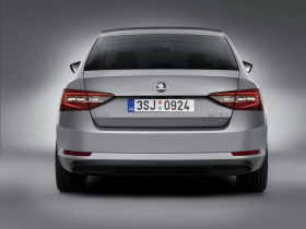 skoda-superb-2015-(4) 94973