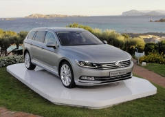 Volkswagen Passat při novinářském představení na Sardinii