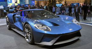 Ford GT je pokračováním tradice, zahájené prototypem GT40 před více než padesáti lety