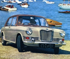 Riley Kestrel 1100 byl uveden v roce 1965 jako sportovní verze typů Austin/Morris 1100 (codename ADO 16)