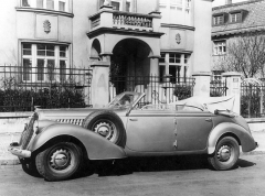 Čtyřdveřový kabriolet Superb 3000 OHV zhotovený v roce 1938