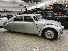 Tatra 77a se vzduchem chlazeným osmiválcem 3,4 l, uloženým vzadu (1937)