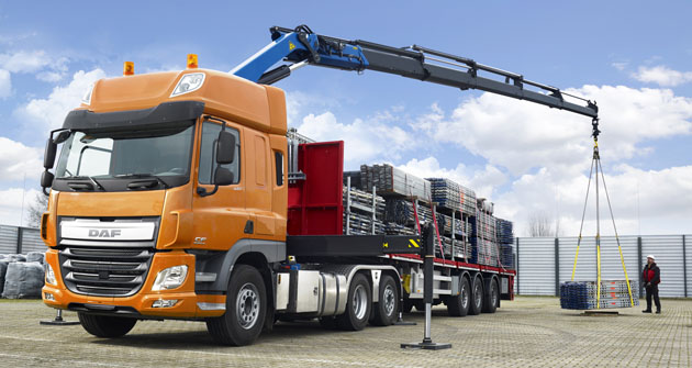 DAF Trucks rozšířil nabídku o tahače XF a CF se zadní řízenou nápravou